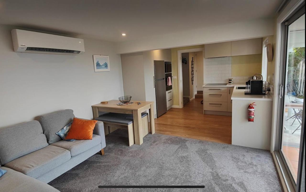 Fully Renovated Hillside Apartment Close To City Christchurch Zewnętrze zdjęcie