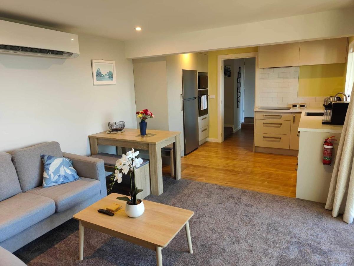 Fully Renovated Hillside Apartment Close To City Christchurch Zewnętrze zdjęcie